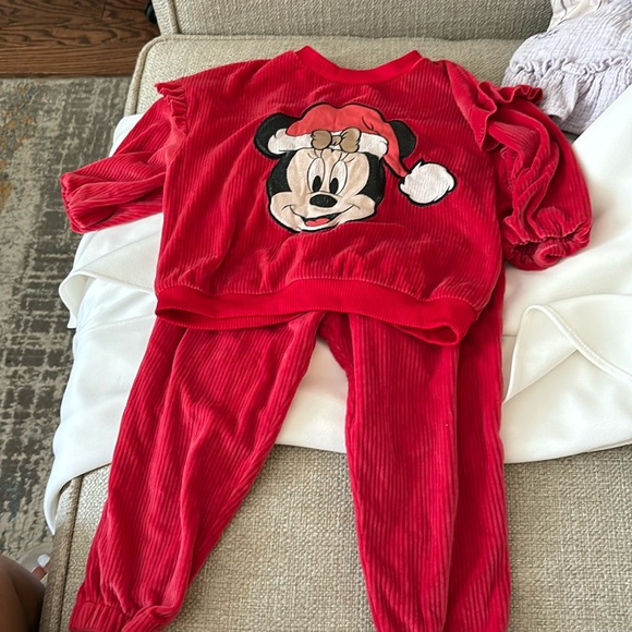 Preowned/final sale two piece set by Disney - Picture 1 of 3